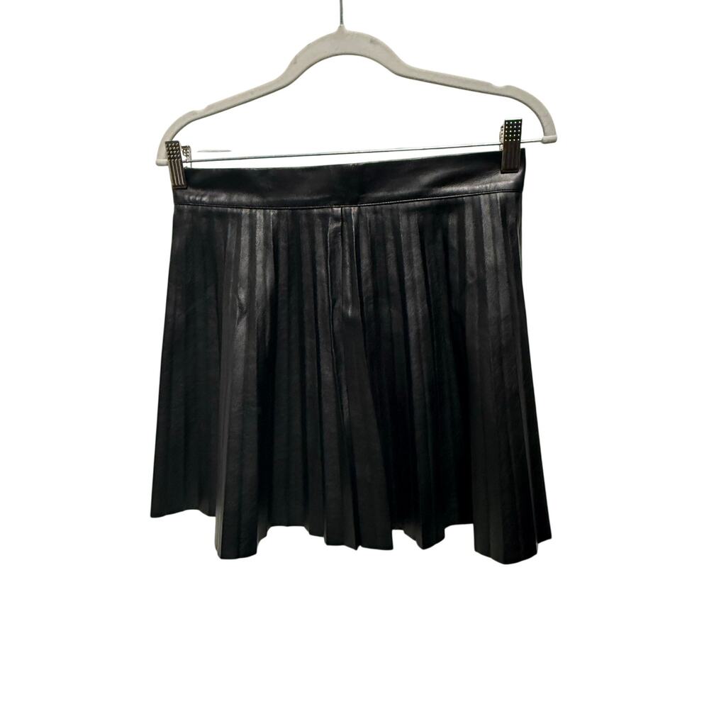 Lulu's Skirt Women's Medium Black Pleated Faux Leather